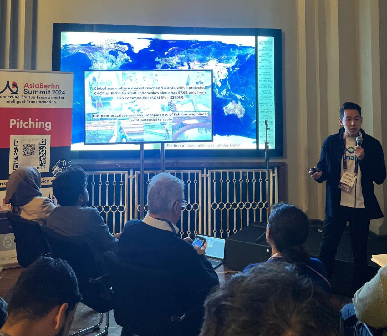 Michael Hadiono, Co-founder & CEO Ternakin, sedang memperkenalkan Ternakin di AsiaBerlin Summit 2024
